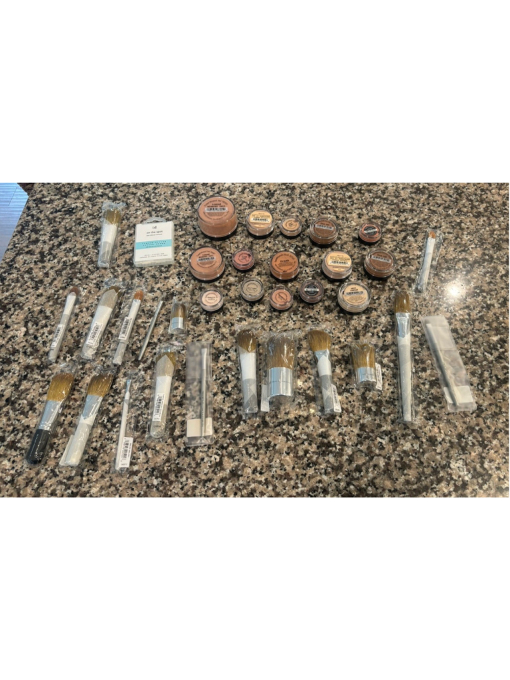 Huge Lot Of 34 BARE ESCENTUALS bareMinerals ID Eyecolor Glimmer, Blush, Brushes